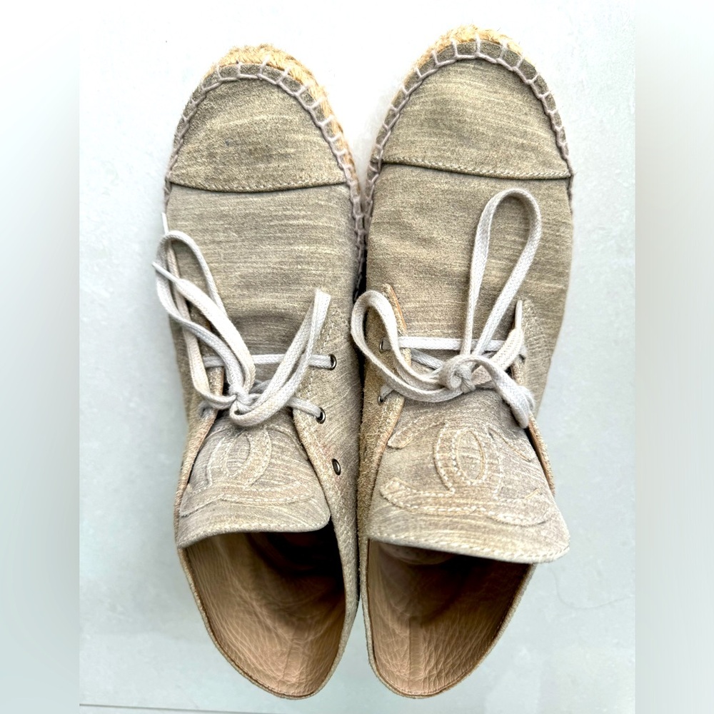 CHANEL beige espadrilles size EU 40 (US9)